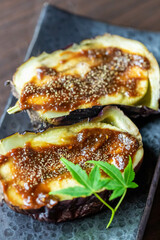 丸ごと茄子の田楽焼き