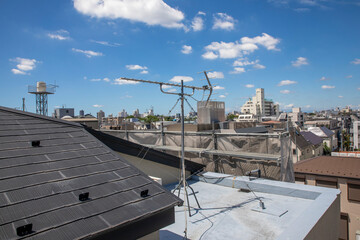 屋根のアンテナ