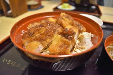 ソースカツどん、福井名物、大衆食堂、どんぶり