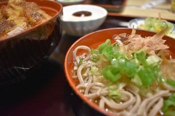 ソースカツどん、福井名物、大衆食堂、どんぶり、そば