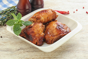 Roasted chicken leg with spicy sauce