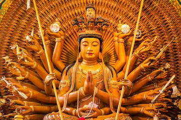golden buddha statue