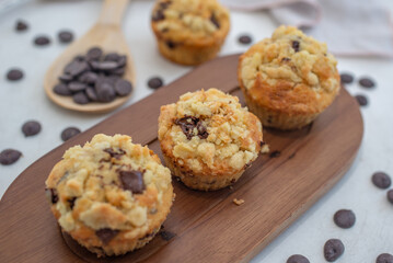 chocolate chip muffin 