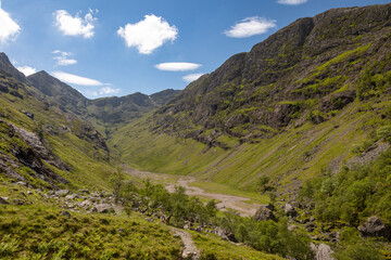 Fototapeta na wymiar The hidden valley in Scotland