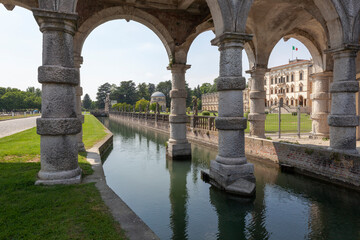 Piazzola del Brenta. Padova. Ala su canale di Villa Contarini - Camerini
 - obrazy, fototapety, plakaty