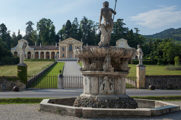 Maser, Treviso. Villa Barbaro con fontana di Nettuno - obrazy, fototapety, plakaty
