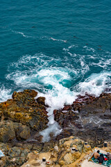 파도 치는 바다