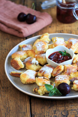 Kaiserschmarrn mit Kirschen