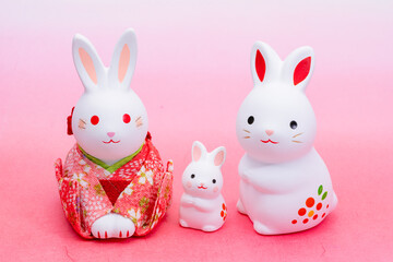 写真素材:令和5年・2023年の干支は卯（う・うさぎ）　卯年の年賀状素材（和風、和紙、千代紙、お正月小物等）