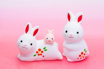 写真素材:令和5年・2023年の干支は卯（う・うさぎ）　卯年の年賀状素材（和風、和紙、千代紙、お正月小物等）