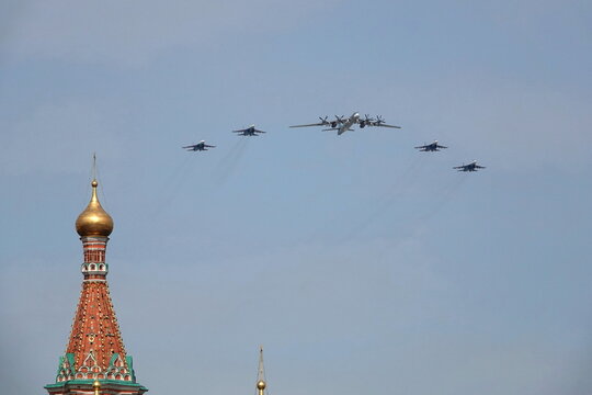 SU-35S fighters and Tu-95 "Bear" bomber at the rehearsal of the parade dedicated to the 77th anniversary of Victory Day