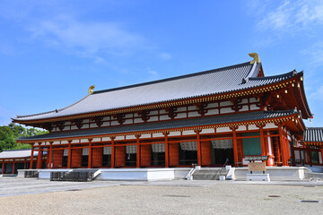 Fototapeta na wymiar 奈良市の世界文化遺産薬師寺の大講堂が壮観