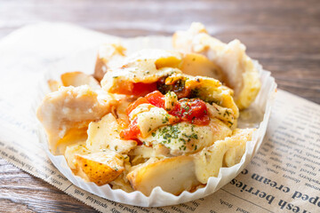 チキンとポテトのトマトチーズ焼き