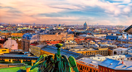 Obraz premium St. Petersburg morning cityscape panoramic view from above towards the Kazan Cathedral
