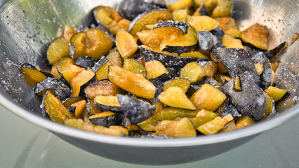 Pflaumen Ernte im Sommer