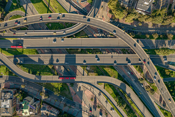 Autopista norte de Bogotá (Colombia ) a la altura de la av NQS, Usaquen y al fondo el centro internacional de la ciudad adornada por sus majestuosos cerros y edificaciones como torre sigma