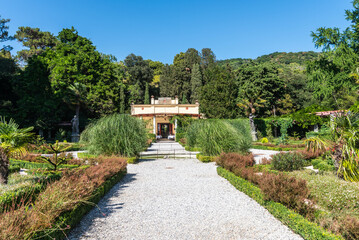 Obraz premium garden of the castle miramare in trieste, italy