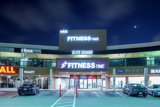 Night photo of RK Center Fitness Time Gym