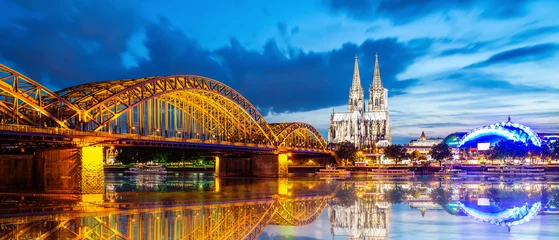 Foto auf Acrylglas Hohenzollernbrücke im Rhein gespiegelt © Nic Aktion Portfolio