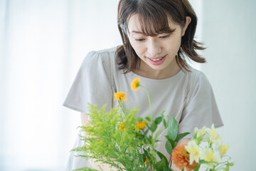 女性　ライフスタイル　フラワー