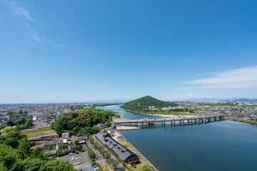 Fototapeta premium 犬山城から見る木曽川と犬山、各務原の風景