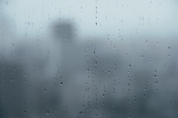 都会の雨のイメージ