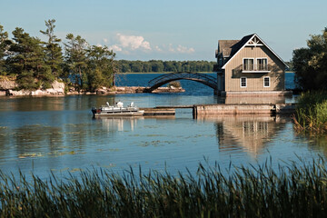 Obraz premium Beautiful scenery of Thousand Islands National Park, house on the river, Ontario, Canada