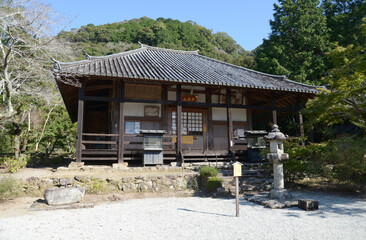 Fototapeta premium 栄山寺 本堂 奈良県五條市