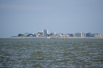 Fototapeta na wymiar Blick auf die Skyline der Insel Norderney