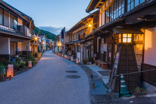 足助町のたんころりんの夕涼み　（愛知県）