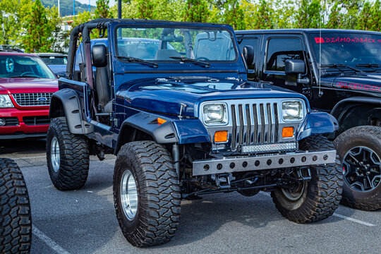 Modified Jeep Wrangler YJ Soft Top