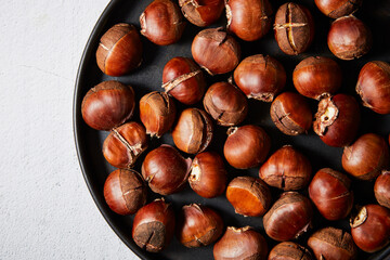 Grilled chestnuts, roasted chestnuts	