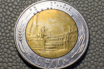 Italy 500 lire coin close up