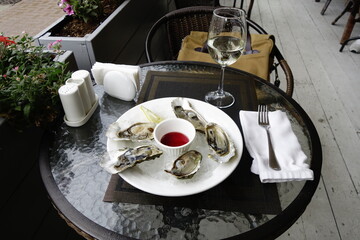 Sakhalin fine de claire No. 3 oysters served