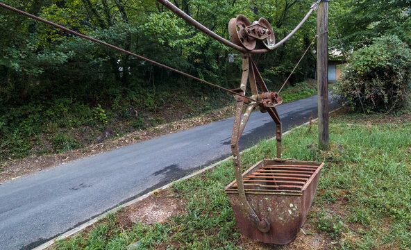 reproduction of a wagon, hopper in the mine with pulley on wire rope