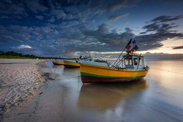 Fototapeta premium Beautiful sunrise on the beach of Baltic Sea in Sopot, Poland