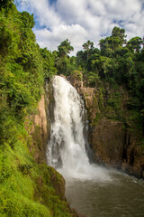 Fototapeta premium the river view of Haew Narok Waterfall (Nam tok Haeo Narok) was Thailand Khao Yai National Park’s most impressive waterfall. The first level is a steep cliff 50 meters high.