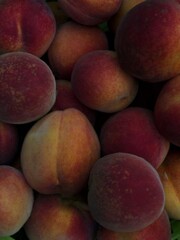 peaches on a market
