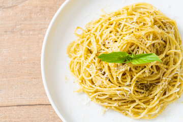 pesto spaghetti pasta - vegetarian food