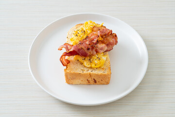 bread toast with scramble egg and bacon