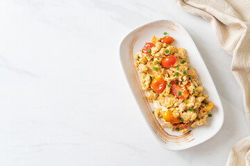 stir-fried tomatoes with egg on plate