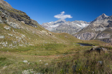 Vers la vallée de Zmutt