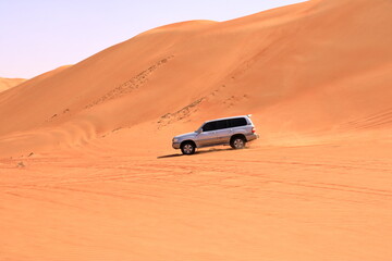 Obraz premium SUV tour at the Wahiba Sands, Sultanate of Oman