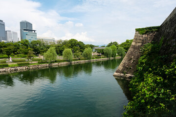 Fototapeta na wymiar 大阪の中心部にある広大な都市公園