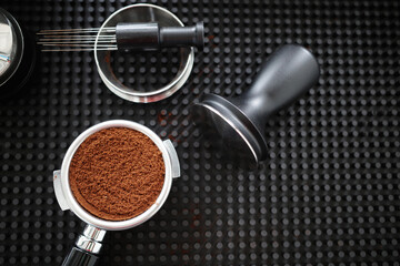 Preparing process of puck for extration espresso shot. - 523495469