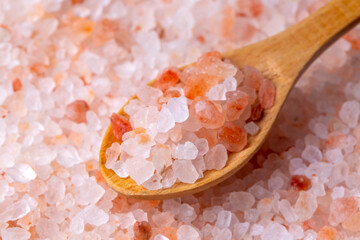 Fototapeta na wymiar Pink Himalayan salt crystals, food concept photo.