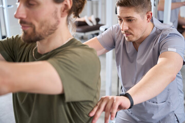 Obraz premium Soldier in a rehabilitation center on the recovery period