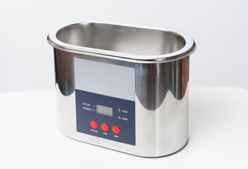 Ultrasonic cleaner. device for creating cavitation in the liquid.