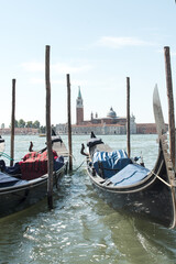 Gondel vor dem Canale Grande in Venedig in Italien an der Adria