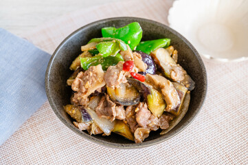 豚肉と夏野菜の味噌炒め